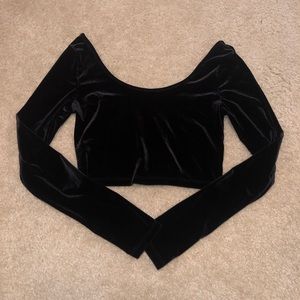 VELVET BLACK CROP LONG SLEEVE